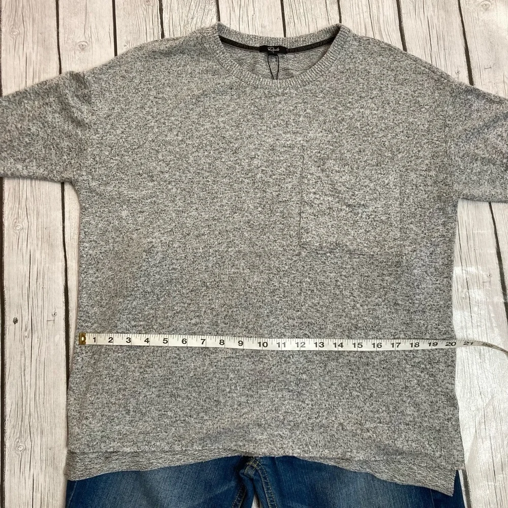 NWOT Rails Rag Hem Tee - Picture 5 of 12